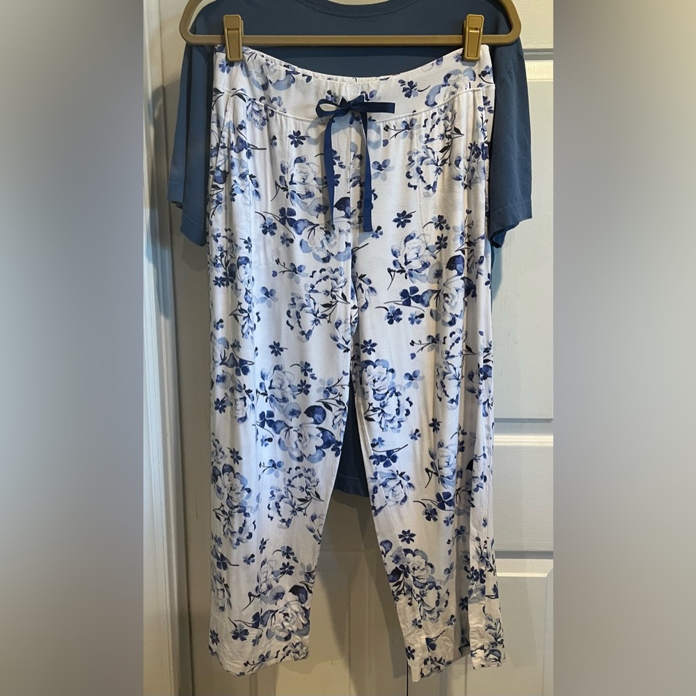 2Pc PJ Set 💙SOMA Pants & LIFE IS GOOD T / Blue Floral Pants w Pockets & Ski Dog - Picture 7 of 12